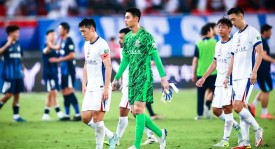 申花3-3平泰山，斯卢茨基赛后心态崩溃引担忧